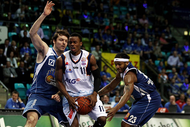 裁判员的形 裁判员的形