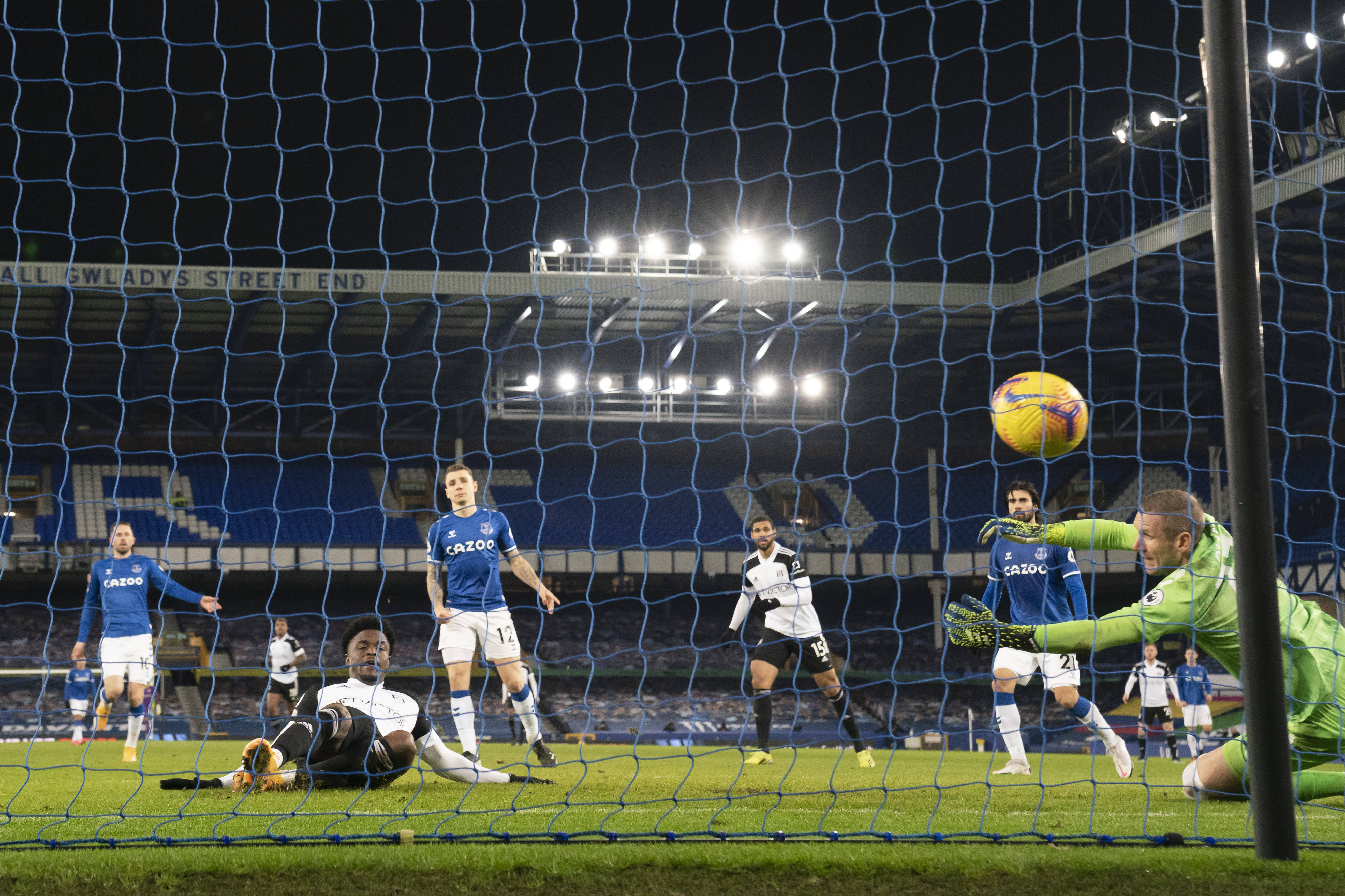 至全球球迷 至全球球迷